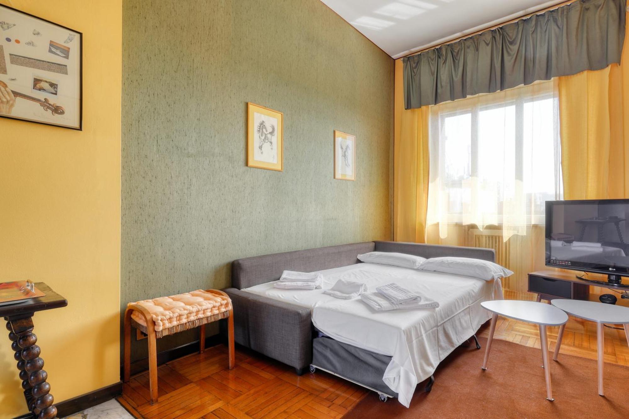 Appartement Urban Elegance With A View Viale Tunisia Milan