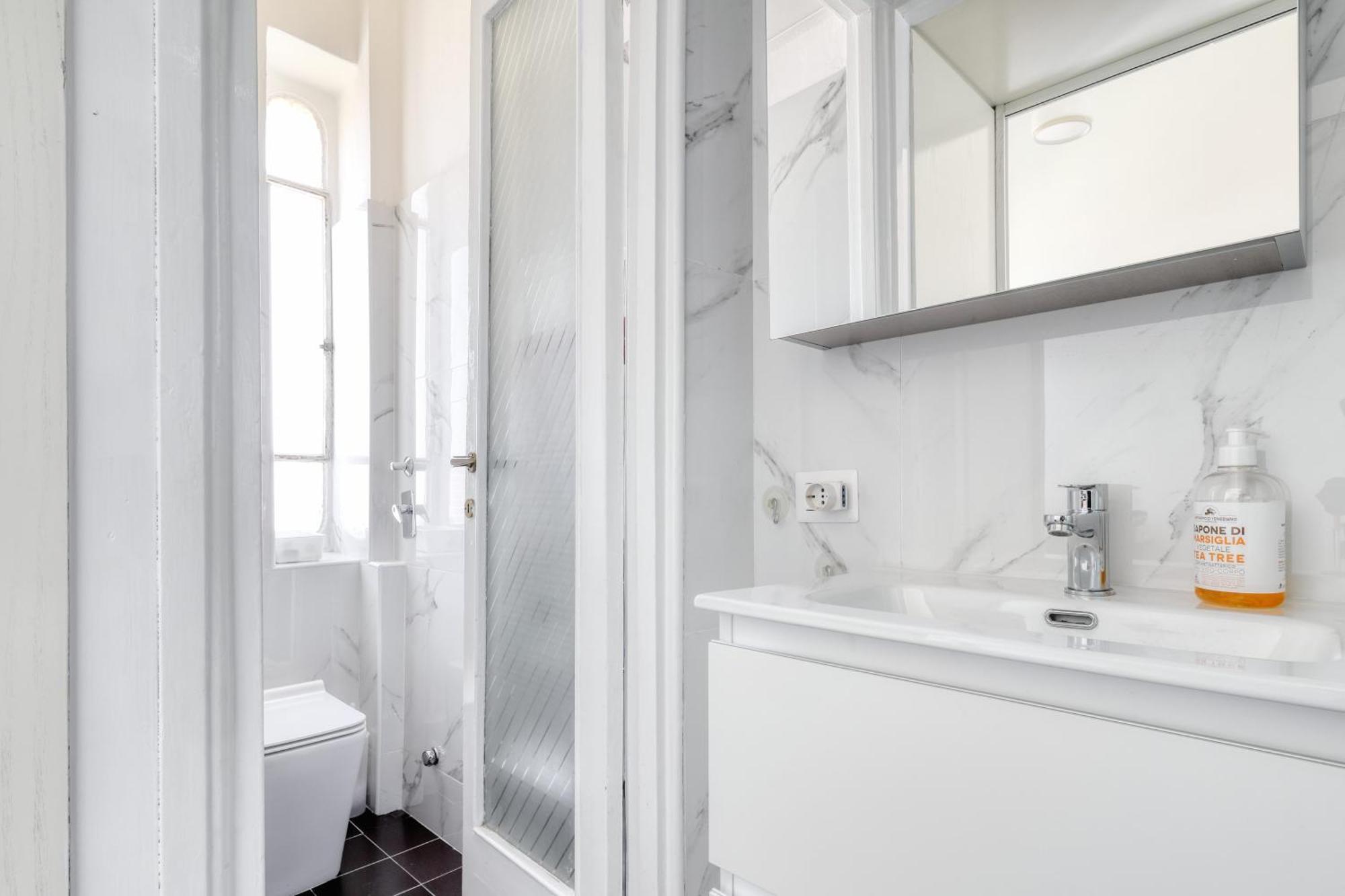 Urban Elegance With A View Viale Tunisia Appartement Milan