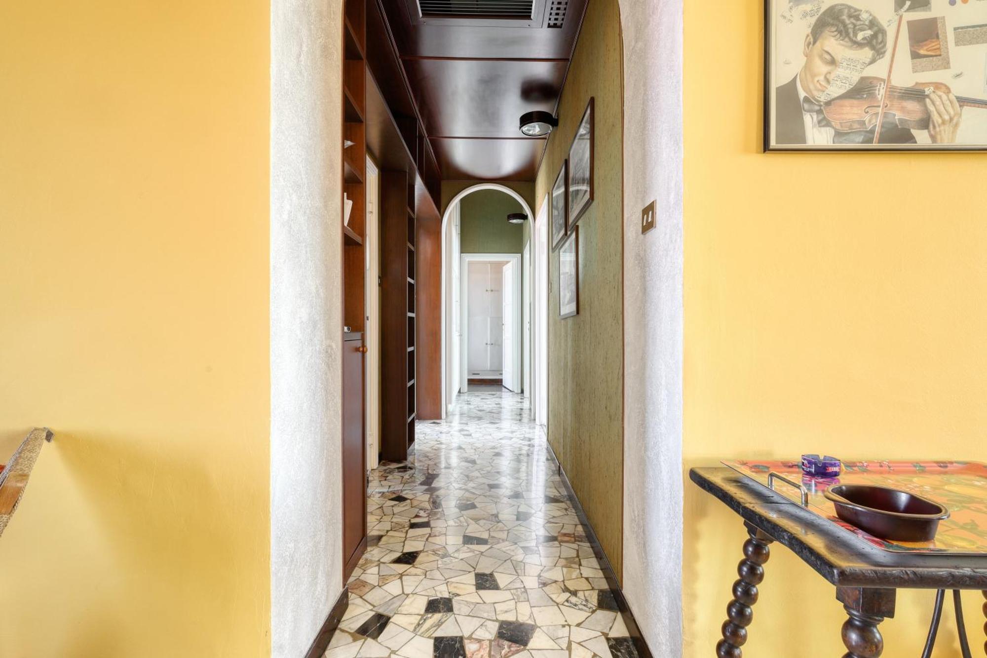 Urban Elegance With A View Viale Tunisia Appartement